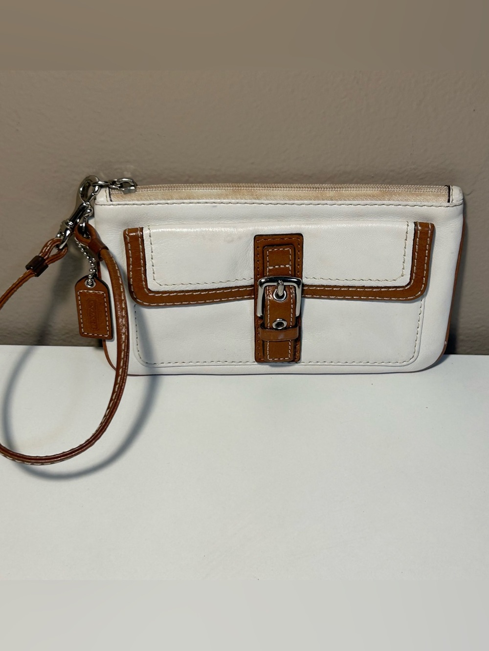 Coach Vintage Hampton Wristlet Wallet Clutch Ivory Chalk English Leather Brown